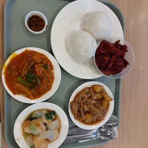 The three reviewed plus another I forgot the name...maybe chicken?  Only white rice available. at Bodhi in Metro Manila