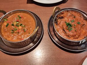 Chana masala (left) and aloo baigan dry curry (right) at Sapana in Hiroshima