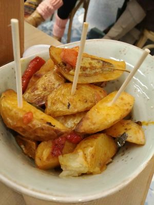 Patatas asadas con pimiento rojo y laurel at Veggie Burger by Biocenter in Barcelona