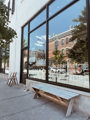 Bellis exterior  at Belli's in Chicago