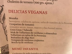 Aqui están las tapas veganas. Ademas de esto tiene una ensalada tropical con muy buena pinta.  at Bar Pasaje de Oriente in Sevilla
