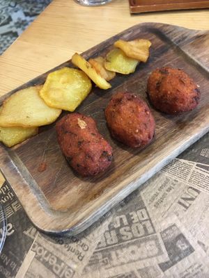 Croquetas at Bar Pasaje de Oriente in Sevilla