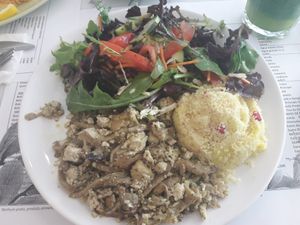 Tofu com cogumelos no forno at Veg & Tal in Sines