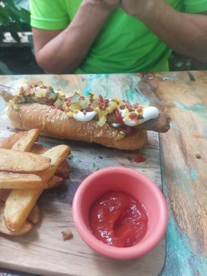 Hot dog at Coco Calala in Leon