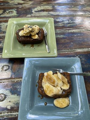 Banana bread and carrot, tumeric, sesame cake  at Coco Calala in Leon
