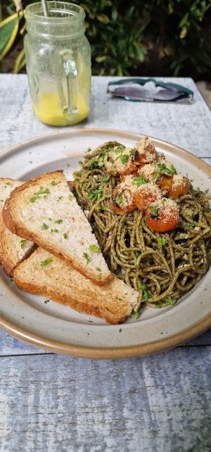 Pesto pasta at Coco Calala in Leon