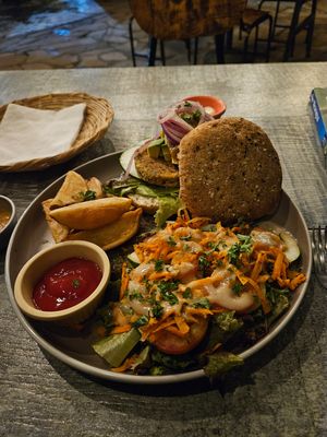 Burger La India at Coco Calala in Leon