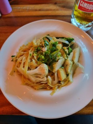 Fried noodles at Tevy's Place in Siem Reap