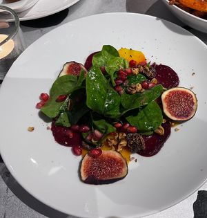 beetroot carpaccio with figs  at Sichtwerk in Eimeldingen