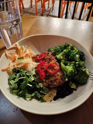 Far East Bowl at Veggie Grill - DTLA in Los Angeles