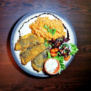 "Fish" with tomato rice at Kong - Food Made With Compassion in Lisbon