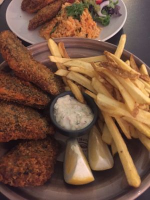 “No fish” con papas y mayonesa at Kong - Food Made With Compassion in Lisbon