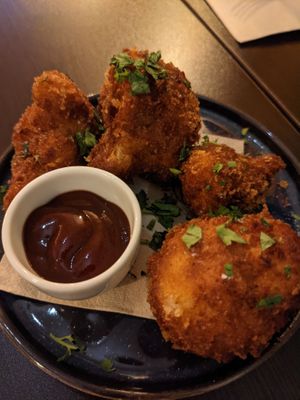 Appetizer: cauliflower wings at Kong - Food Made With Compassion in Lisbon