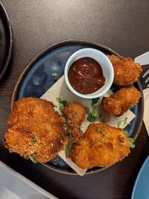 Entradas at Kong - Food Made With Compassion in Lisbon