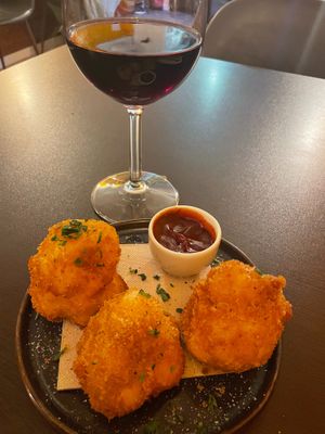 Cauliflower wings!  at Kong - Food Made With Compassion in Lisbon