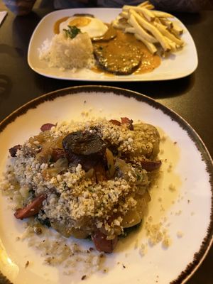 Inktvis onder en steak boven  at Kong - Food Made With Compassion in Lisbon