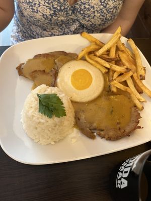 Œuf revisité avec seitan  at Kong - Food Made With Compassion in Lisbon