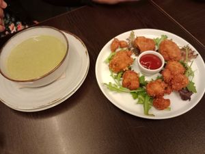 Sopa de ervilha e coentros at Kong - Food Made With Compassion in Lisbon