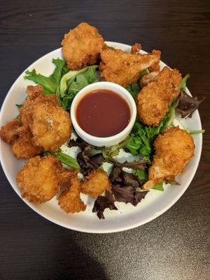 Cauliflower wings starter - 5/5.

Included in Lunch Menu (Starter + Dish of the Day + Dessert) for 12,90€. at Kong - Food Made With Compassion in Lisbon