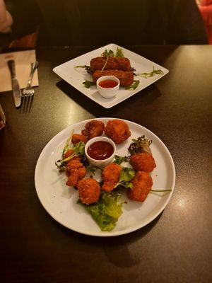 Croquettes and cauliflower wings at Kong - Food Made With Compassion in Lisbon