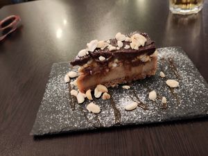 Snickers Tarte at Kong - Food Made With Compassion in Lisbon