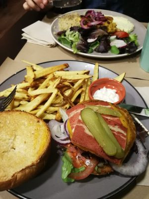 Humburger at Kong - Food Made With Compassion in Lisbon