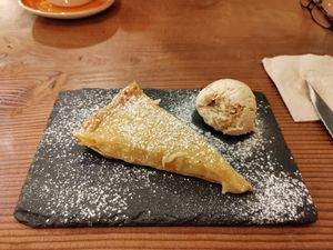 Tart with ice cream at Kong - Food Made With Compassion in Lisbon