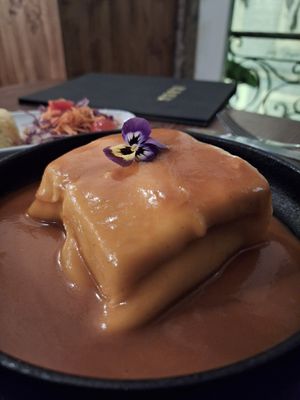 Vegan Sandwich with Portobello , Cheese , Chorizo , Onions and with Tomate Sauce at Kong - Food Made With Compassion in Lisbon