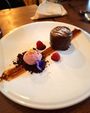 O melhor bolo de sempre 🥹 at Kong - Food Made With Compassion in Lisbon