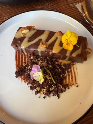 Snickers at Kong - Food Made With Compassion in Lisbon