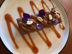 Snickers  at Kong - Food Made With Compassion in Lisbon