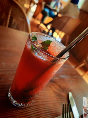 Mocktail Daikiri de morango at Kong - Food Made With Compassion in Lisbon