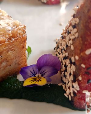 Mediterranean "salmon" with tofu, sesame, spinach and au gratin potatoes. A plate with an impressive circular presentation and an excellent taste of vegetable salmon! at Kong - Food Made With Compassion in Lisbon