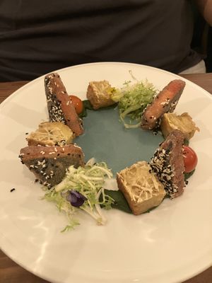 “Salmão” com batata e esparregado  at Kong - Food Made With Compassion in Lisbon