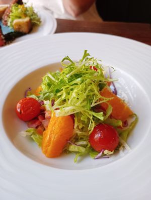 Side salad at Kong - Food Made With Compassion in Lisbon