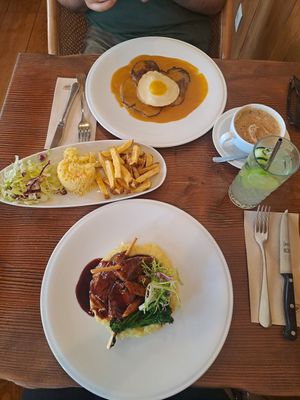 Vegan ribs and bitoque at Kong - Food Made With Compassion in Lisbon