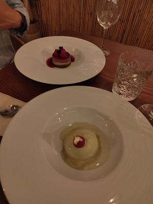 Petit gâteau and cheese cake at Kong - Food Made With Compassion in Lisbon