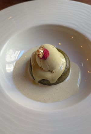 Pistachio Petit Gâteau With Chocolate Chips And Pistachio Ice Cream at Kong - Food Made With Compassion in Lisbon