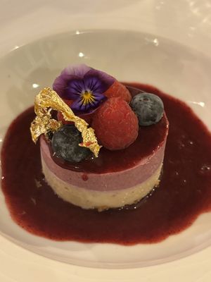 Berry cheesecake   at Kong - Food Made With Compassion in Lisbon