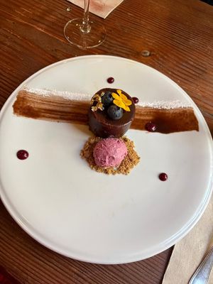 Bolo de nutella com gelado de frutos vermelhos at Kong - Food Made With Compassion in Lisbon
