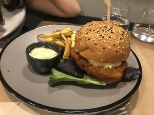 Queen burger at Kong - Food Made With Compassion in Lisbon