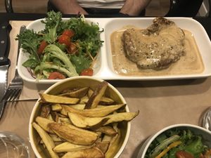 Bife  seitan 3 pimentas at Kong - Food Made With Compassion in Lisbon