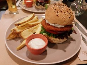 Queen burguer at Kong - Food Made With Compassion in Lisbon