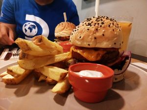 Um dos melhores burguers de Portugal #king at Kong - Food Made With Compassion in Lisbon