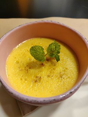 creme brulee😋😋😋 at Kong - Food Made With Compassion in Lisbon