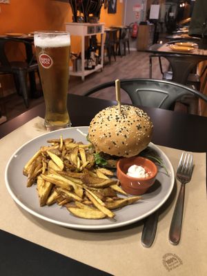 Beyond “Kong” burger with home fries  at Kong - Food Made With Compassion in Lisbon