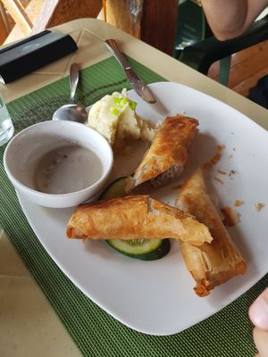 Loempia banana blossom at Eskapo Verde in Badian