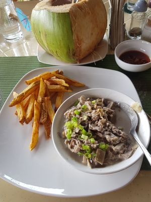 Banana blossom with coconut milk at Eskapo Verde in Badian