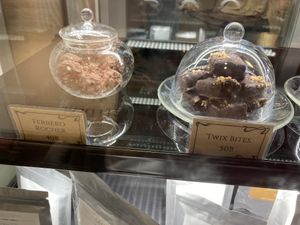 Plantbased ferrero rochers 😱💕  at Deli Devi in Koh Phangan