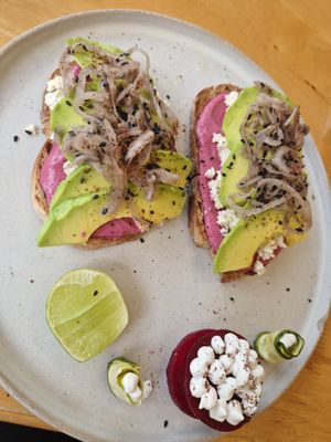 Avo n beet at Deli Devi in Koh Phangan